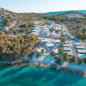 Ferienhaus Oi Concept Village, Drage